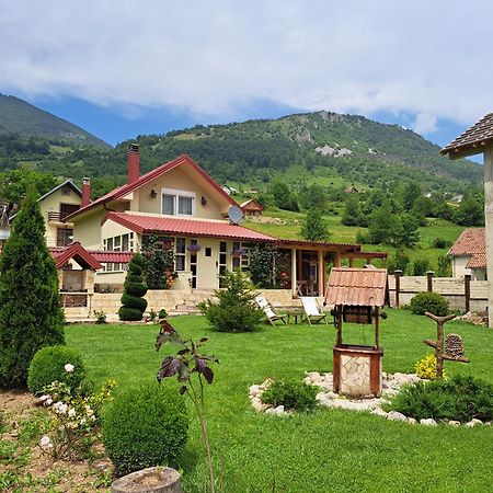Vila Merak Gusinje Exterior photo